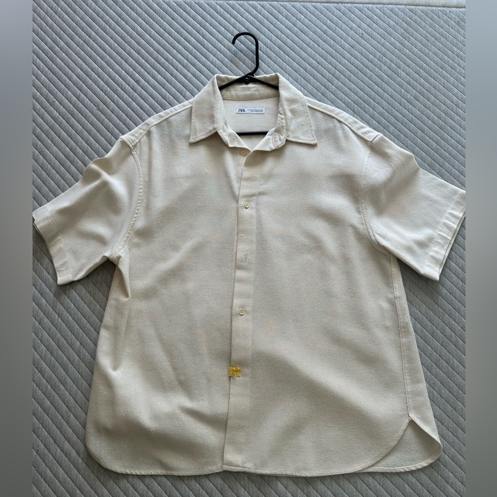 Men’s XL White/Cream Shirt Sleeve Button Down